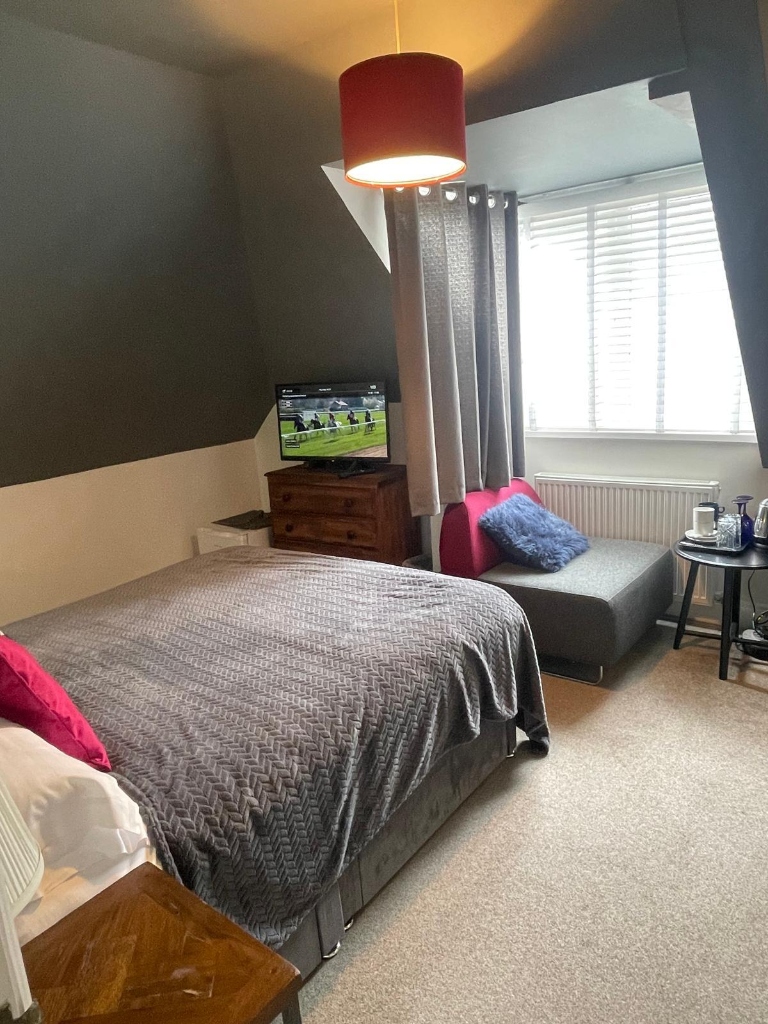 Family Room – Deluxe – Ensuite - View 1