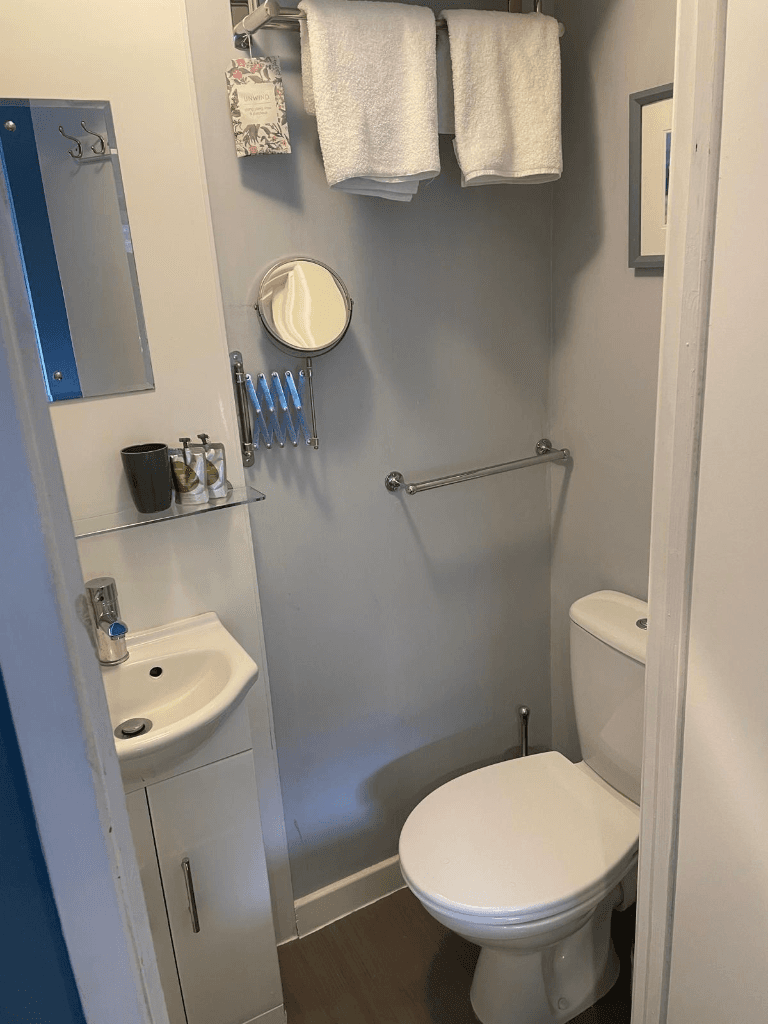 Double Room – Ensuite thumb 7